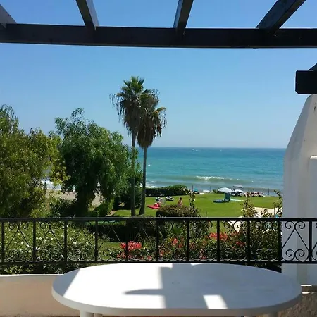 Apartment Casa Del Mar On Calahonda Frontline *