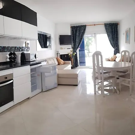 Casa Del Mar On Calahonda Frontline *