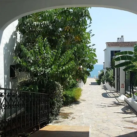 Casa Del Mar On Calahonda Frontline